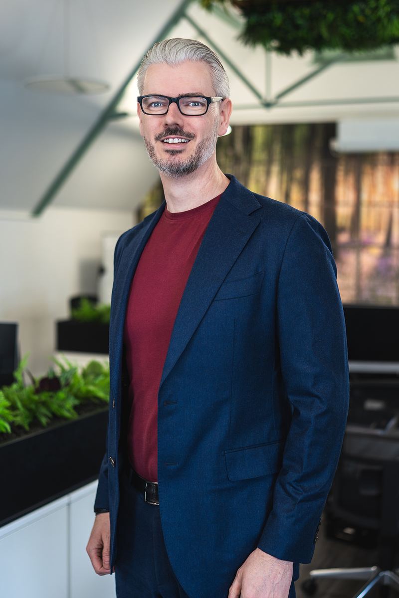 Ian Megee, Director